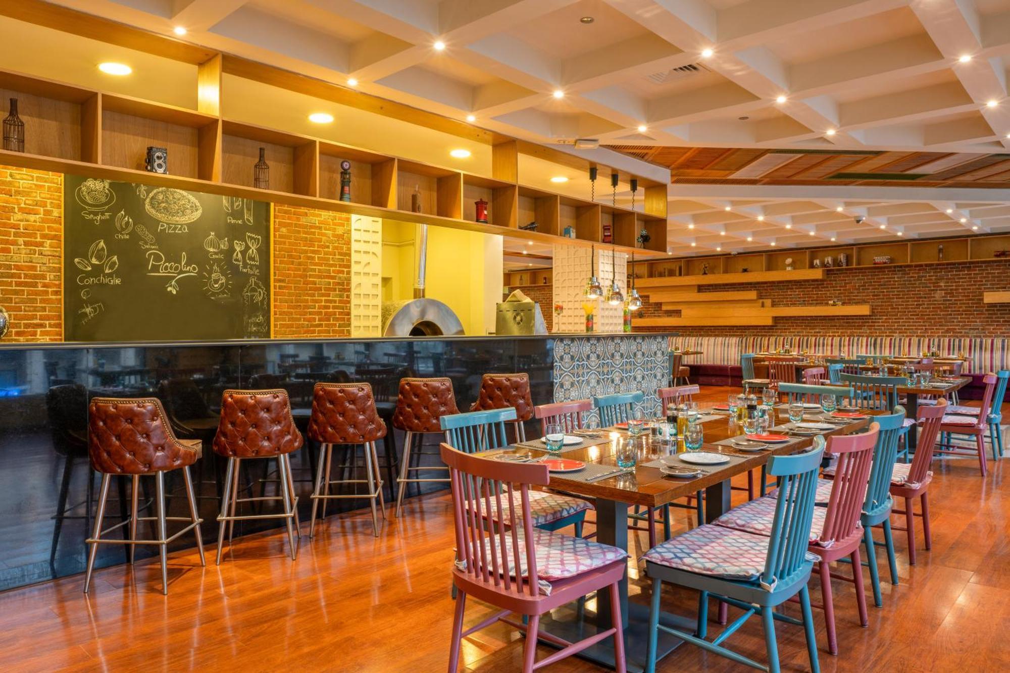 Triumph Luxury Hotel Kairo Bagian luar foto The interior of the restaurant